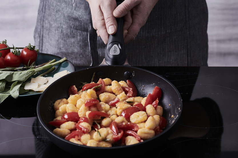 De Buyer Choc Intense Twisty non-stick smidd stekpanna i aluminium