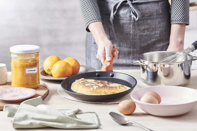 De Buyer Choc Intense Twisty pannkakspanna i smidd aluminium med non-stick