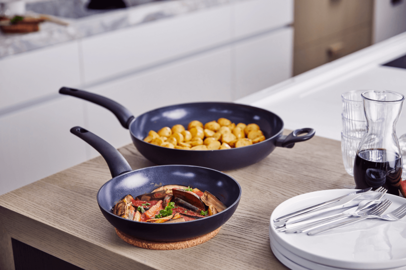 Beka Kuro svart aluminium non-stick stekpanna 28cm