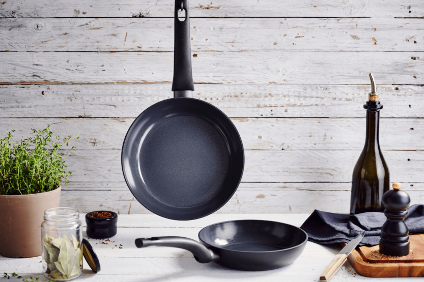 Beka Kuro sort aluminium non-stick stegepande 28 cm