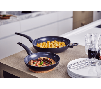 Beka Kuro black aluminium non-stick frying pan 30cm 2