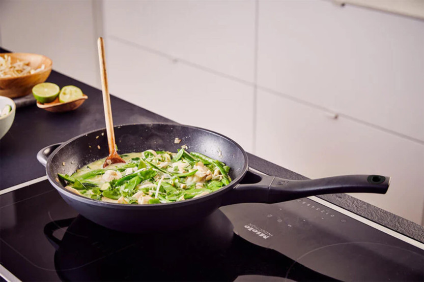 Beka Energy 30cm cast aluminium non-stick wok