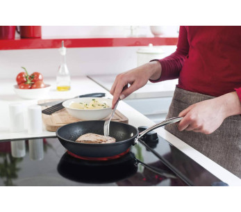 Beka Titan 26 cm smidd non-stick-stekpanna i aluminium 2