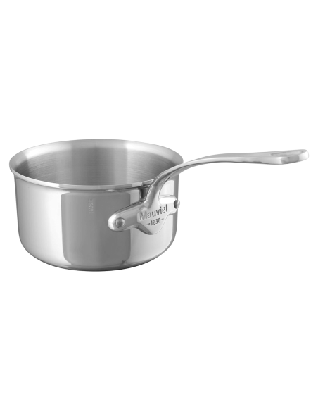Mauviel M'Cook -ruostumattomasta teräksestä valmistettu kattila, jossa on kiinteä induktiokäyttöön soveltuva kahva.