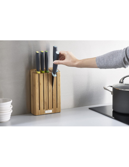 Bambusblok med 5 Joseph Joseph Elevate-knive med magnetiske indhak