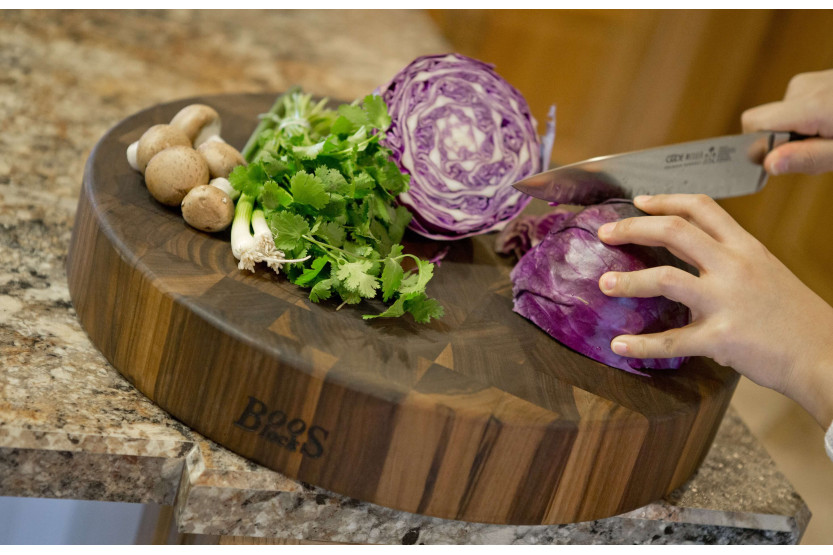 Tábua de cortar redonda Boos Blocks Gourmet em nogueira preta Ø46x7,5cm