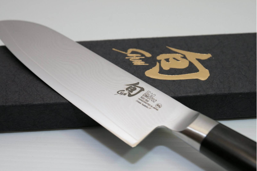 KAI Schneide-Set Schneidebrett aus Eiche + 3 Shun Classic Messer