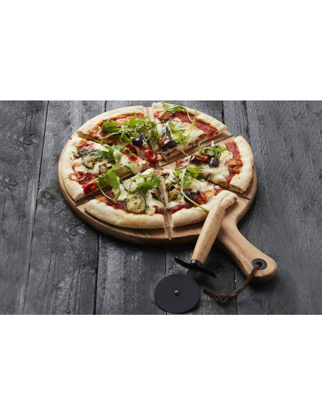 Point Virgule pizza set with pizza wheel and acacia serving board