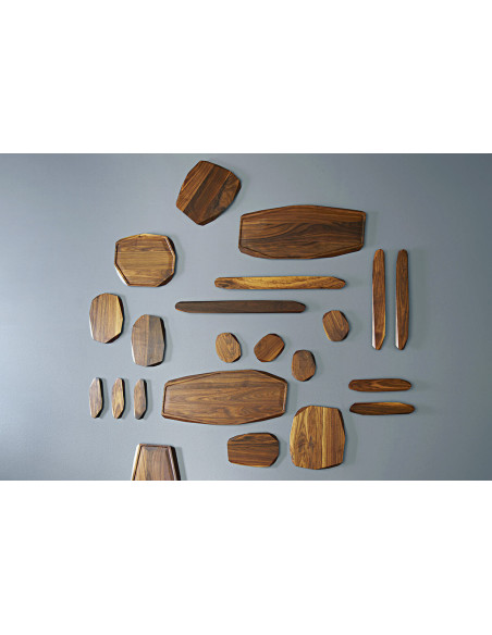 Tábua de cortar topo de gama, feita à mão, em nogueira com calha