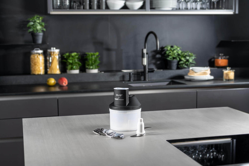 Robot Bamix SliceSy black for versatile Bamix blender
