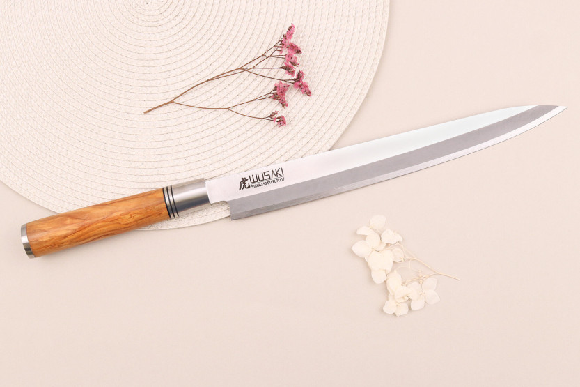 Yanagiba-Messer 27cm Wusaki Olive 7Cr Griff aus Olivenholz + Saya