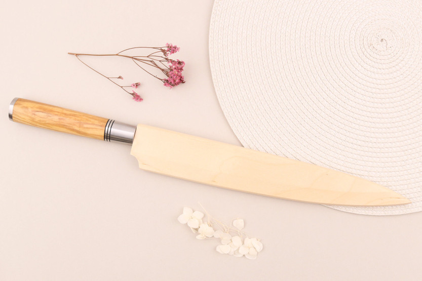 27 cm Wusaki Olive 7Cr yanagibakniv med håndtag i oliventræ + saya