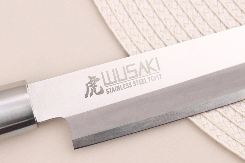 Coltello Wusaki Olive 7Cr yanagiba da 24 cm con manico in legno d'oliva + saya