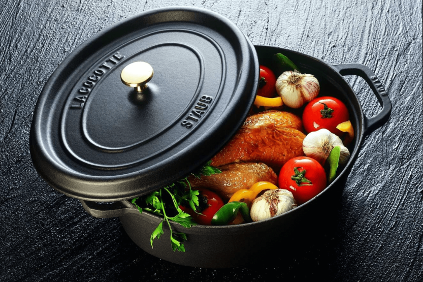 Casseruola ovale Staub in ghisa smaltata nero opaco
