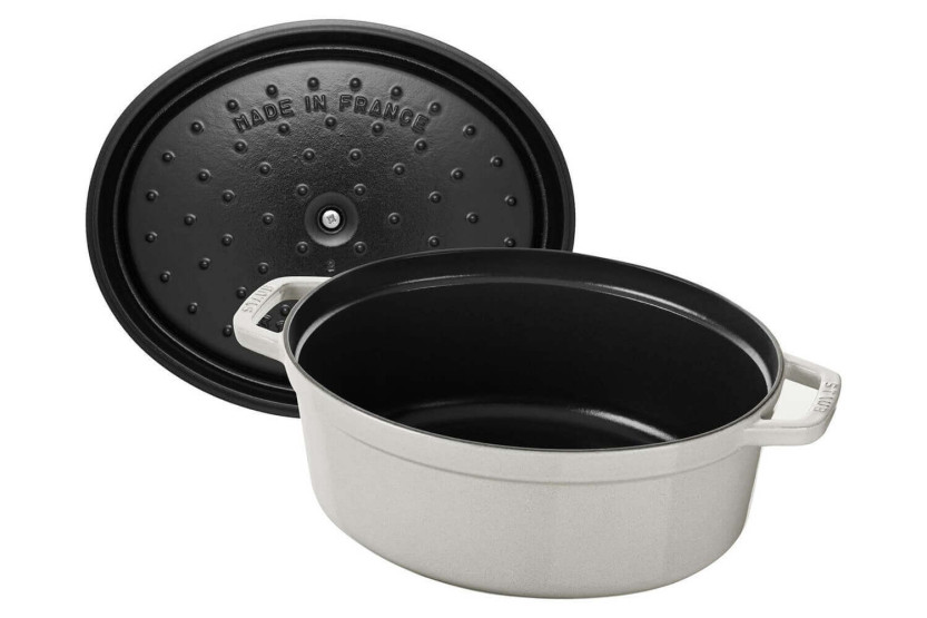 STAUB oval gjutjärnsgryta emaljerad vit tryffel