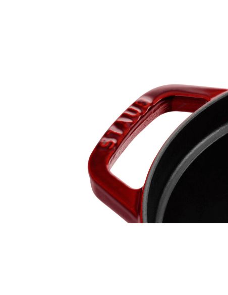 Caçarola oval de ferro fundido Staub, esmalte grenadine