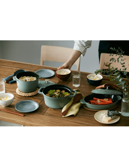 Staub pyöreä emaloitu valurautapata Eucalyptus