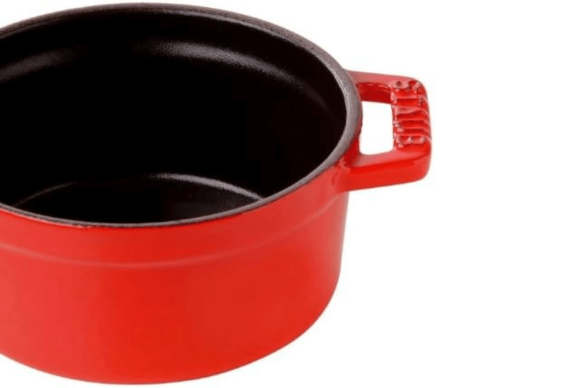 Mini casseruola rotonda in ghisa Staub smaltata ciliegia 10 cm