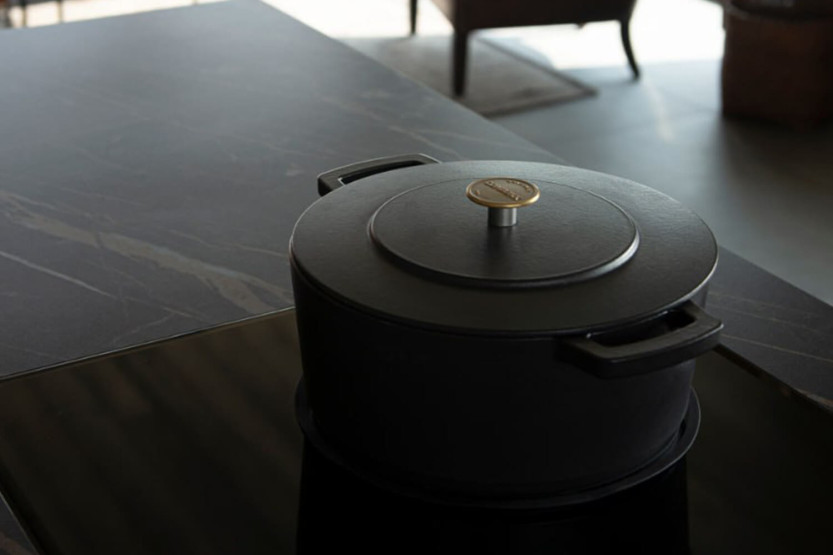 Combekk Original Dutch Oven 28cm svart emaljerad återvunnen gjutjärnsgryta