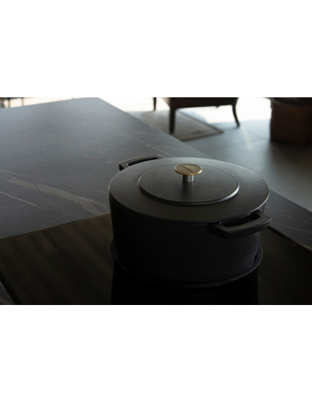Combekk Original Dutch Oven Caçarola de ferro fundido reciclado esmaltado preto de 28 cm