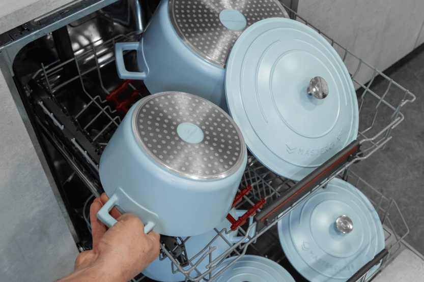 MasterClass pastellblå induktionsgryta i gjutet aluminium 4L