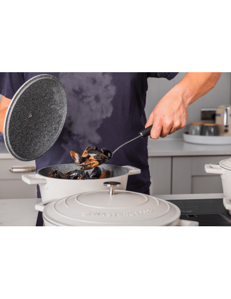Induktionsgeeigneter MasterClass Bratentopf aus cremeweißem Aluminiumguss 4L