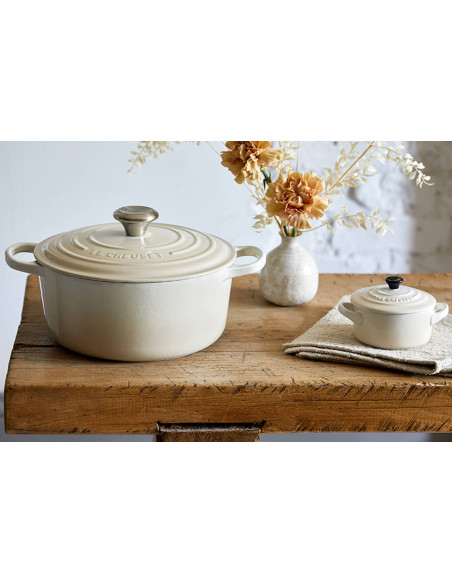 Caçarola de ferro fundido esmaltado Le Creuset Signature 24cm Merengue