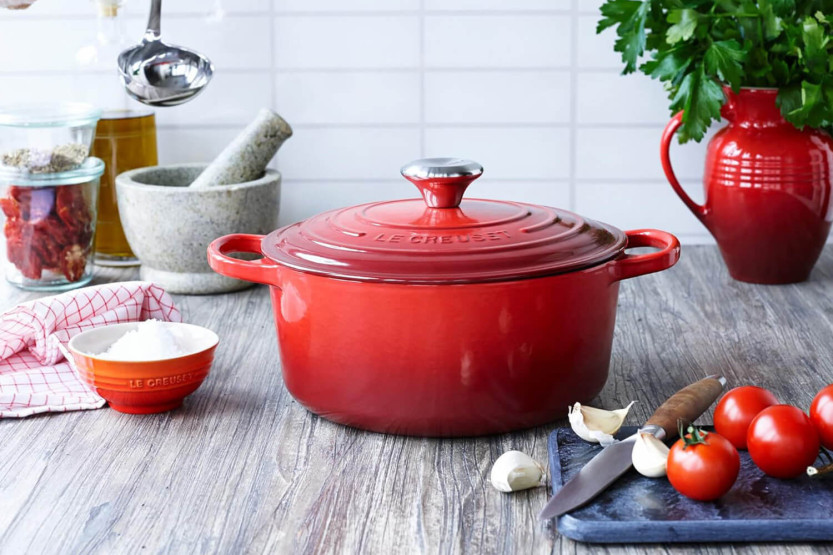 Le Creuset Signature pyöreä emaloitu valurautapata 28cm Cerise
