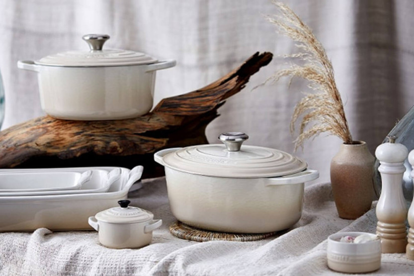 Le Creuset Signature emaloitu valurautainen soikea kattila 29cm Meringue (marenki)