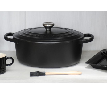 Le Creuset Signature emaloitu valurautainen soikea kattila 33cm Matt Black (musta) 2