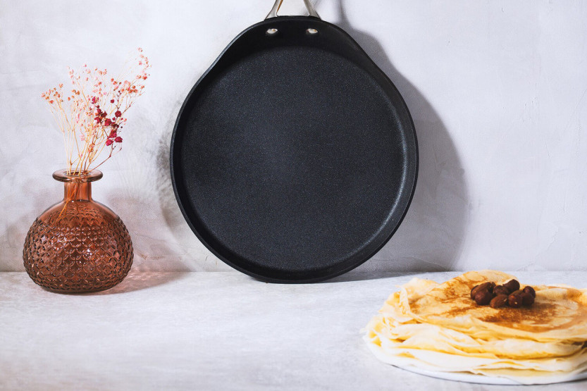 Cristel Castel'Pro Ultralu® 28 cm non-stick-stekpanna i smidd aluminium med Ceraliss+-beläggning