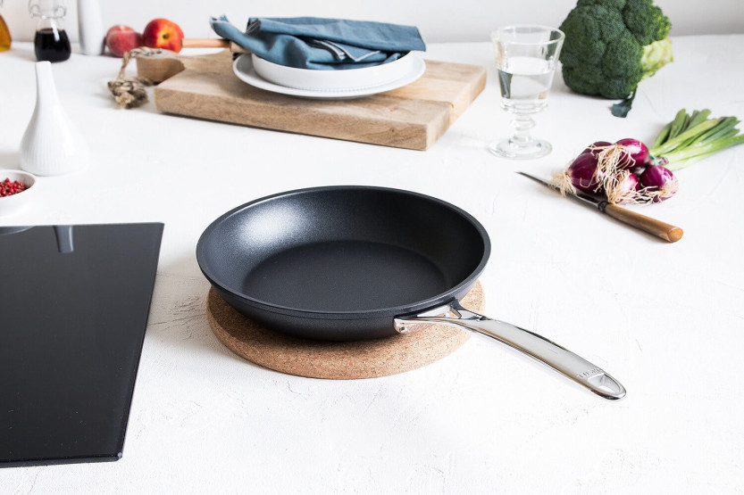 Cristel Castel'Pro Ultralu non-stick stekepanne i smidd aluminium med Ceraliss+-belegg