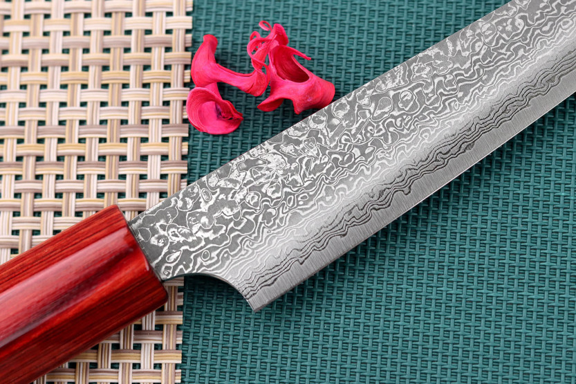 Faca utilitária japonesa artesanal Kei Kobayashi SG2 Damascus 15cm