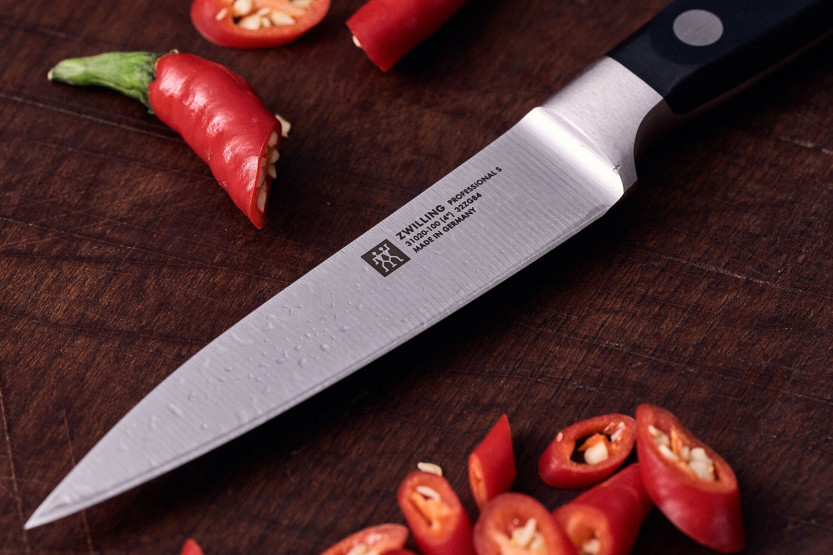 Zwilling Professional "S" 10cm taottu ruostumattomasta teräksestä valmistettu kuorintaveitsi