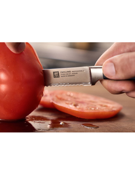 Zwilling Professional "S" 13cm smidd verktygskniv i rostfritt stål med tandad egg