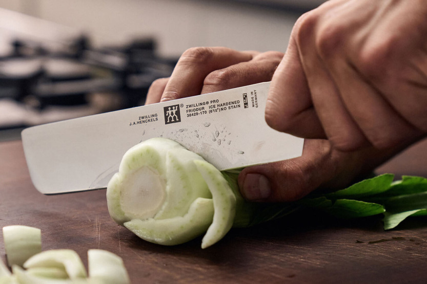 Zwilling Pro 17cm gesmeed nakiri mes