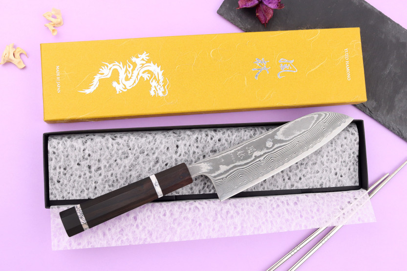 Faca santoku de 16,5 cm Yuzo SG2 Damascus Kankou Silver, tradicional japonesa