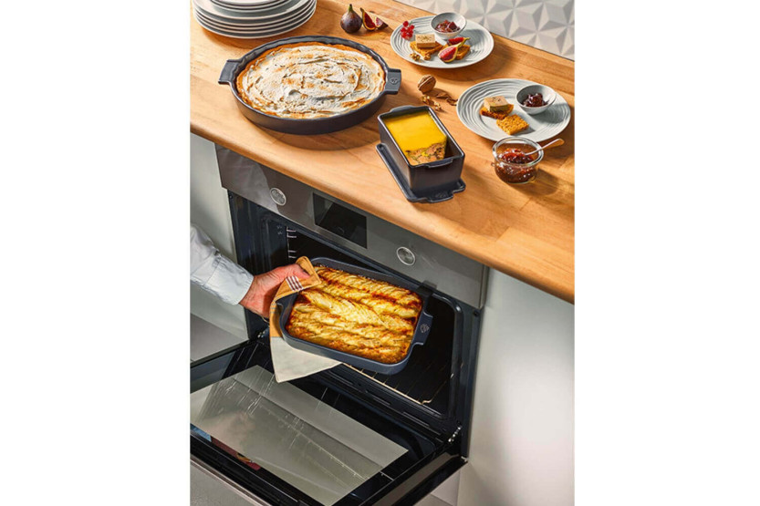 Peugeot Appolia rectangle oven dish in ecru ceramic 40x27cm