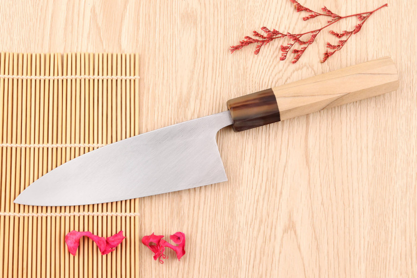 Nakamura Kaishin Saku WS2 15cm deba cuchillo japonés hecho a mano en magnolia