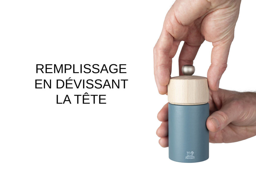 Peugeot Boréal manuell pepperkvern i tre Bleu Céleste
