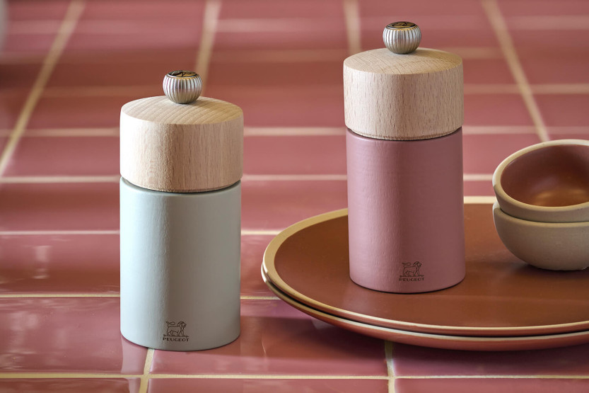 Peugeot Boréal käsikäyttöinen puinen pippurimylly Hazelnut