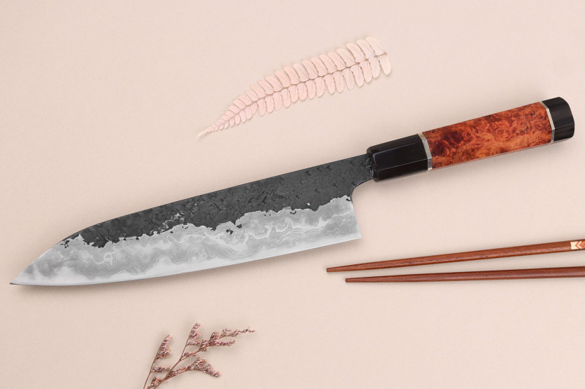 Faca de chef japonesa Kisuke Manaka Enn 21cm feita à mão em madeira de marmelo com 2 anéis