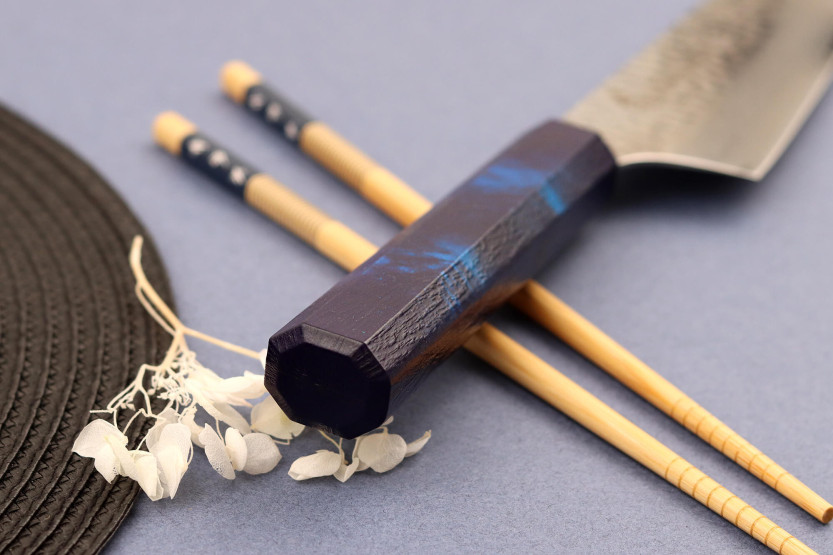 Sakai Takayuki Kashi Urushi VG10 manico blu damasco 19 cm coltello giapponese kiritsuke