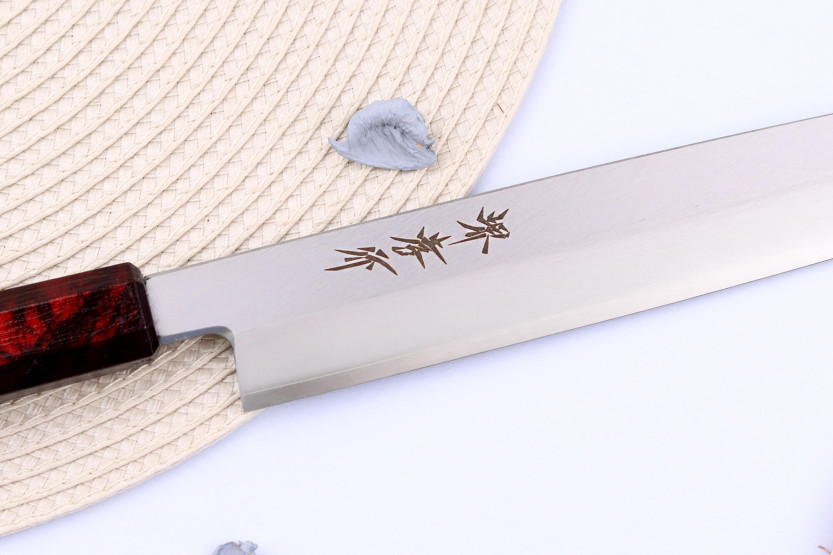 Sakai Takayuki Nanairo 27 cm japansk yanagibakniv med rødlakeret resinhåndtag