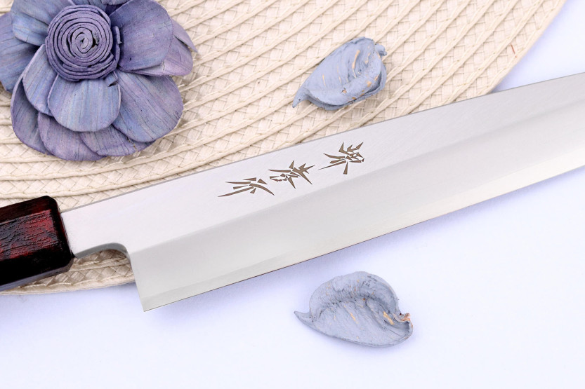 Sakai Takayuki Nanairo 21 cm, coltello giapponese yanagiba con manico in resina laccata rossa