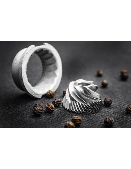 Peugeot Festival 22cm svart manuell pepparkvarn i trä
