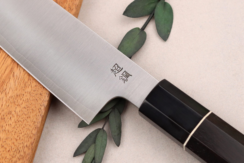 Santokumesser 19,5cm japanisch handgefertigt Sukenari ZDP-189 San Maï Griff aus Ebenholz