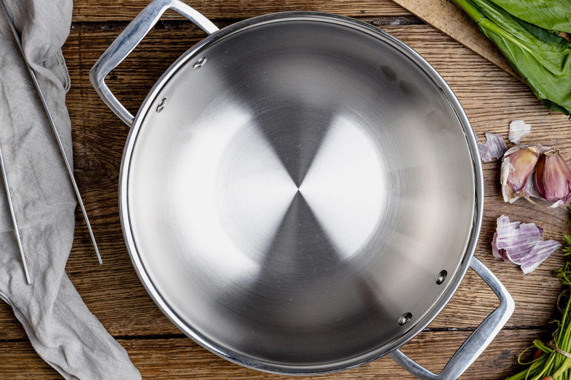 Wok Cristel Castel'Pro 28 cm i 18/10 rustfrit stål 3-lags 2 faste håndtag med låg