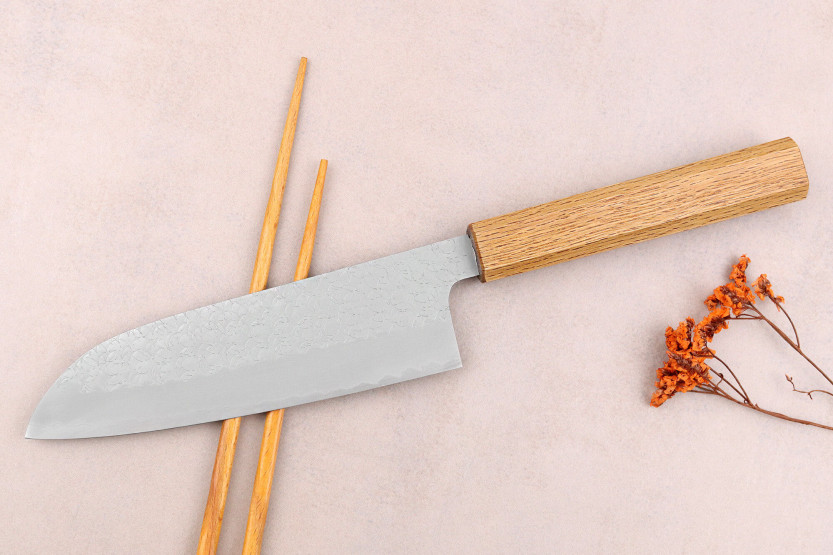 Sakai Kikumori TS10 16,5cm japanilainen santoku veitsi tammesta