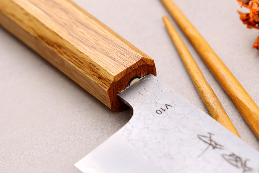Sakai Kikumori TS10 16,5cm japanilainen santoku veitsi tammesta